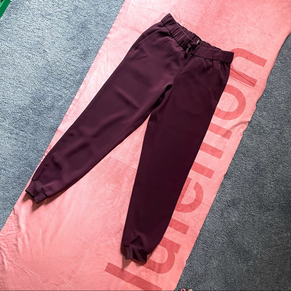 Lululemon on the fly jogger-woven